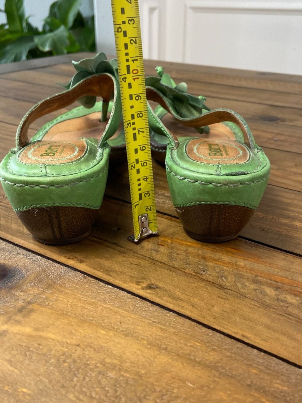 Born Green Leather Floral Wedge Sandals 🌿 sz 7 - Picture 8 of 8